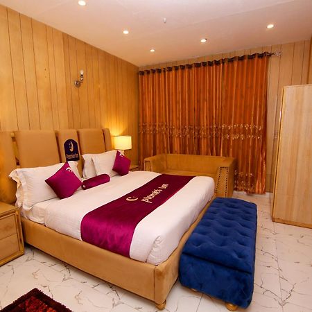 Premier Inn Johar Town ラホール エクステリア 写真