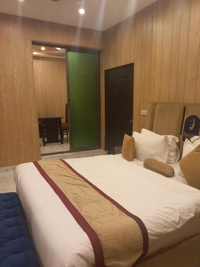 Premier Inn Johar Town ラホール エクステリア 写真