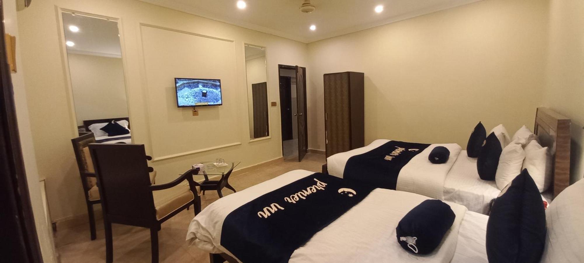 Premier Inn Johar Town ラホール エクステリア 写真