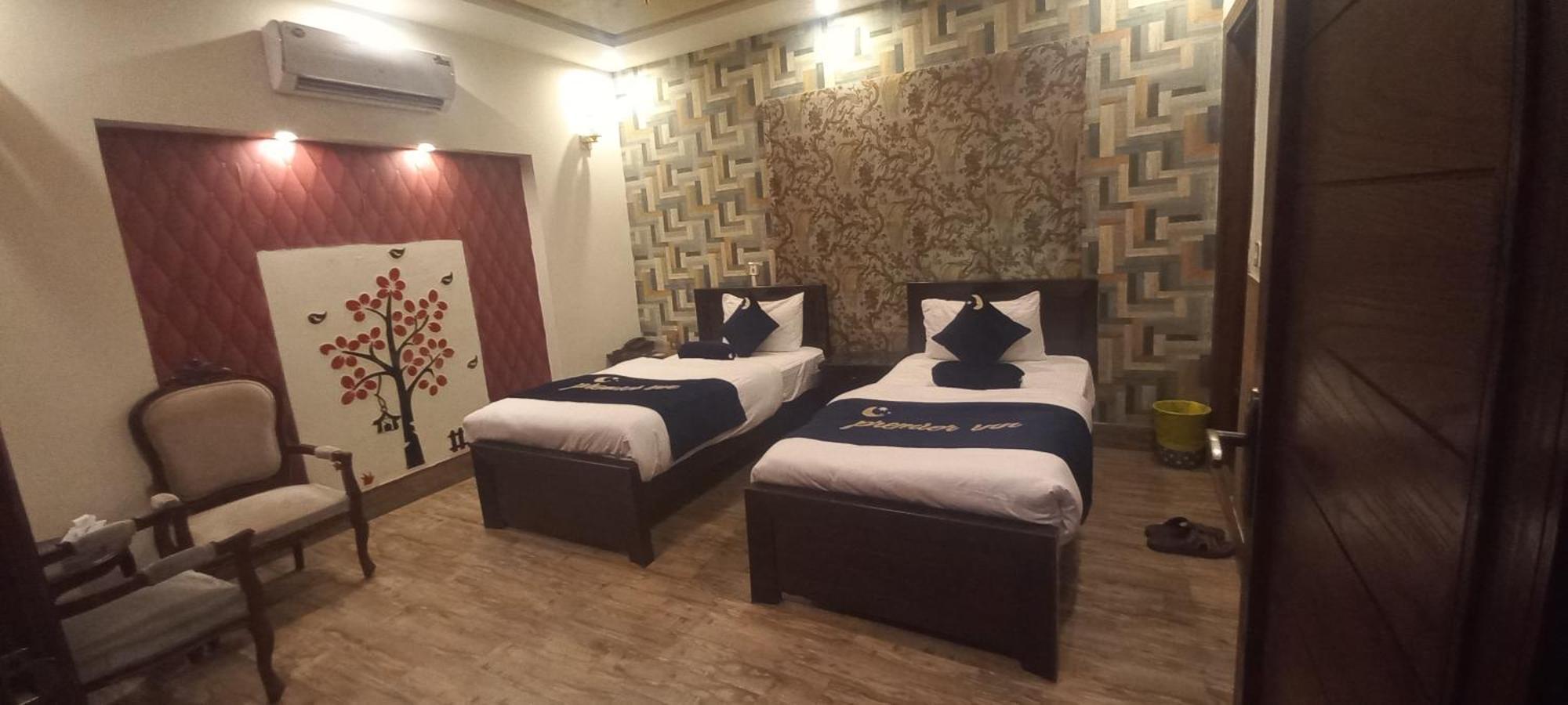 Premier Inn Johar Town ラホール エクステリア 写真