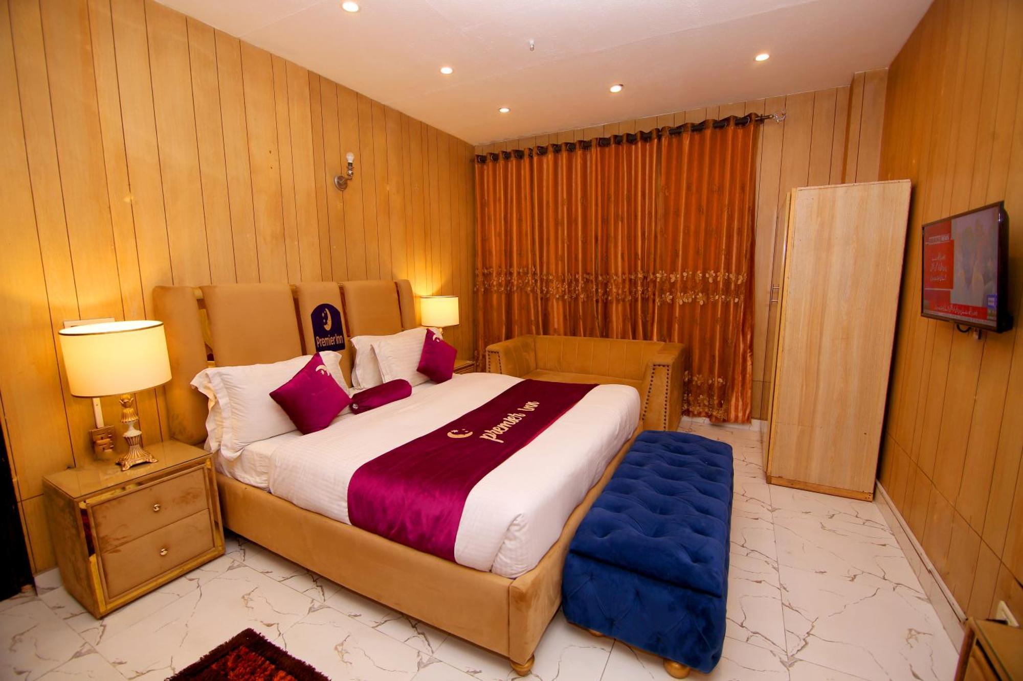 Premier Inn Johar Town ラホール エクステリア 写真