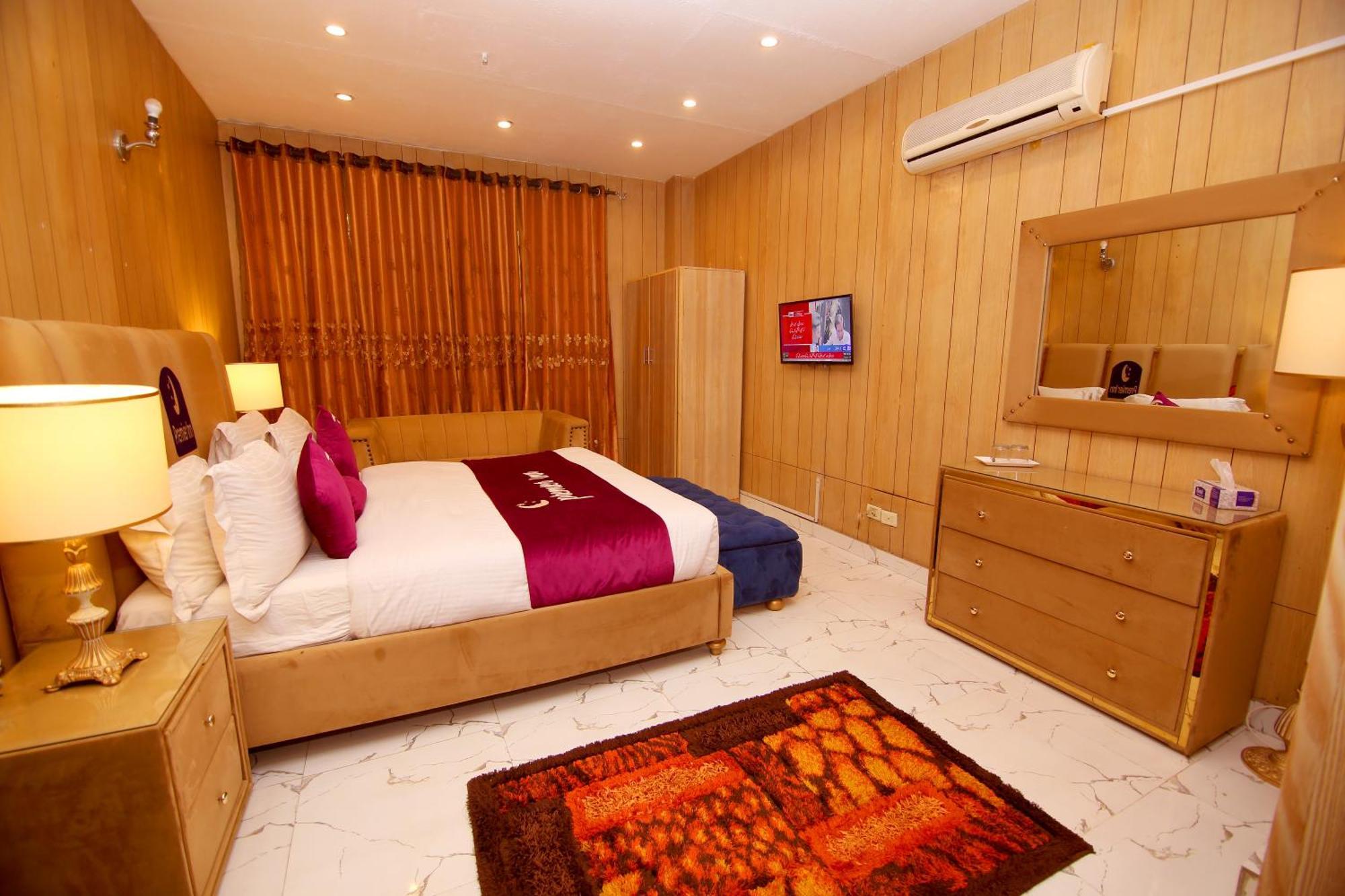 Premier Inn Johar Town ラホール エクステリア 写真